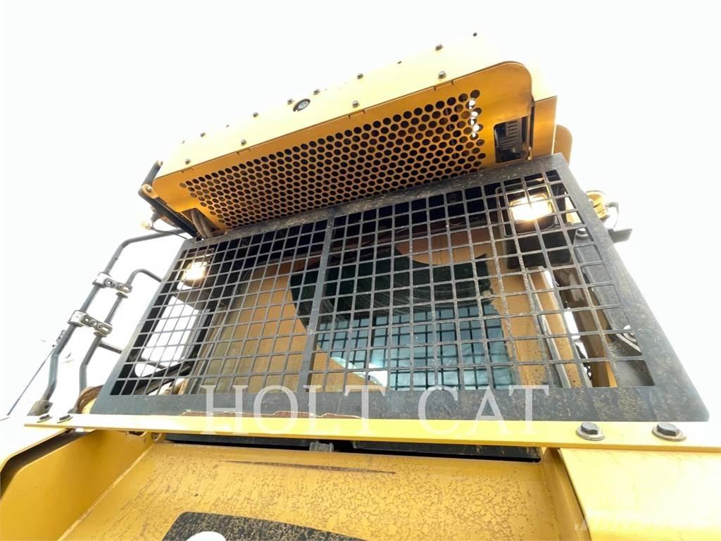 CAT D6T Pásové dozery