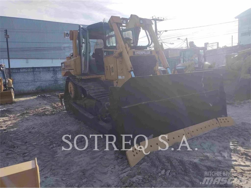 CAT D6T Pásové dozery