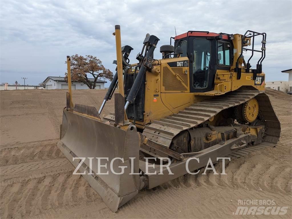 CAT D6T Pásové dozery