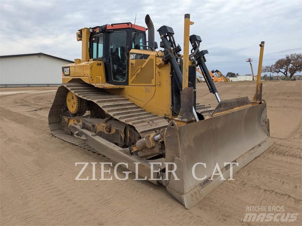 CAT D6T Pásové dozery