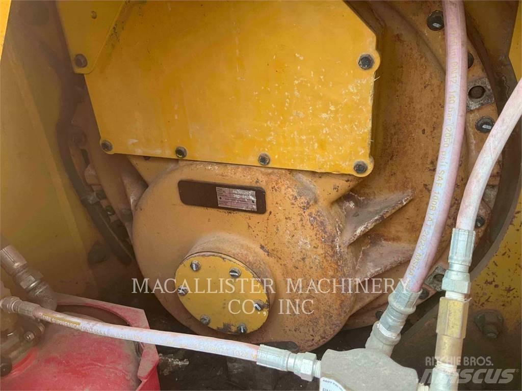 CAT D6T Pásové dozery