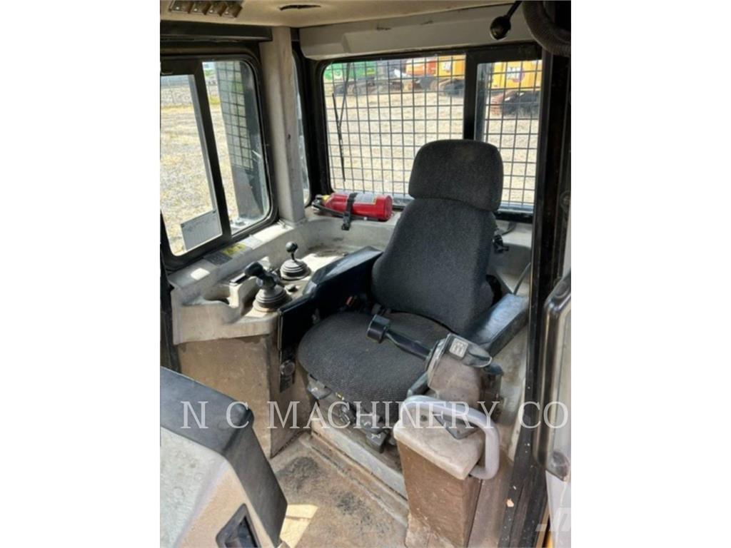 CAT D6T Pásové dozery