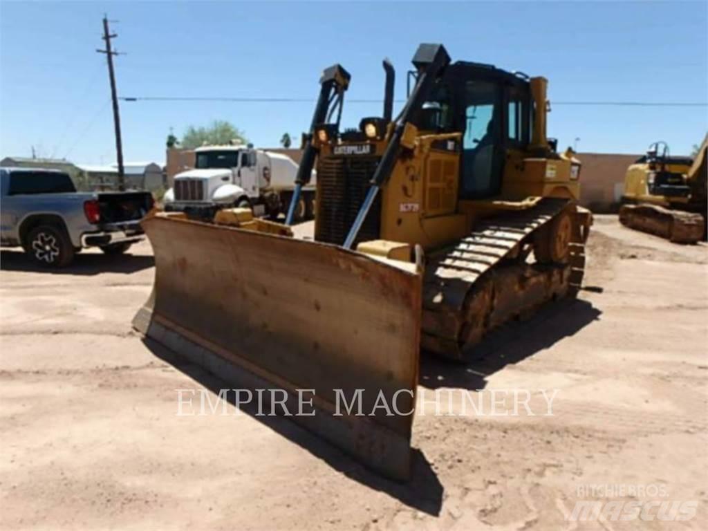CAT D6T Pásové dozery