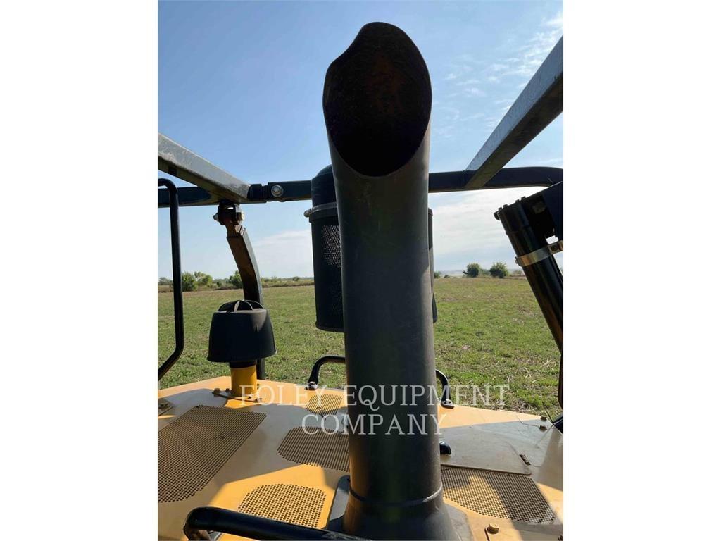 CAT D6T Pásové dozery