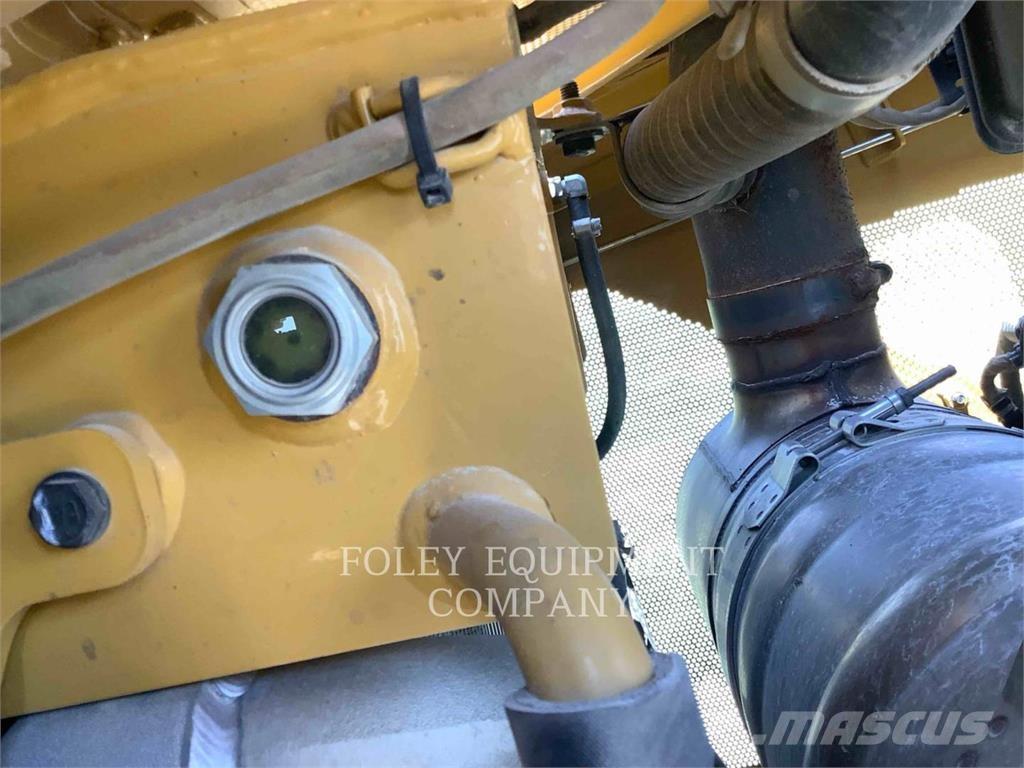 CAT D6T Pásové dozery