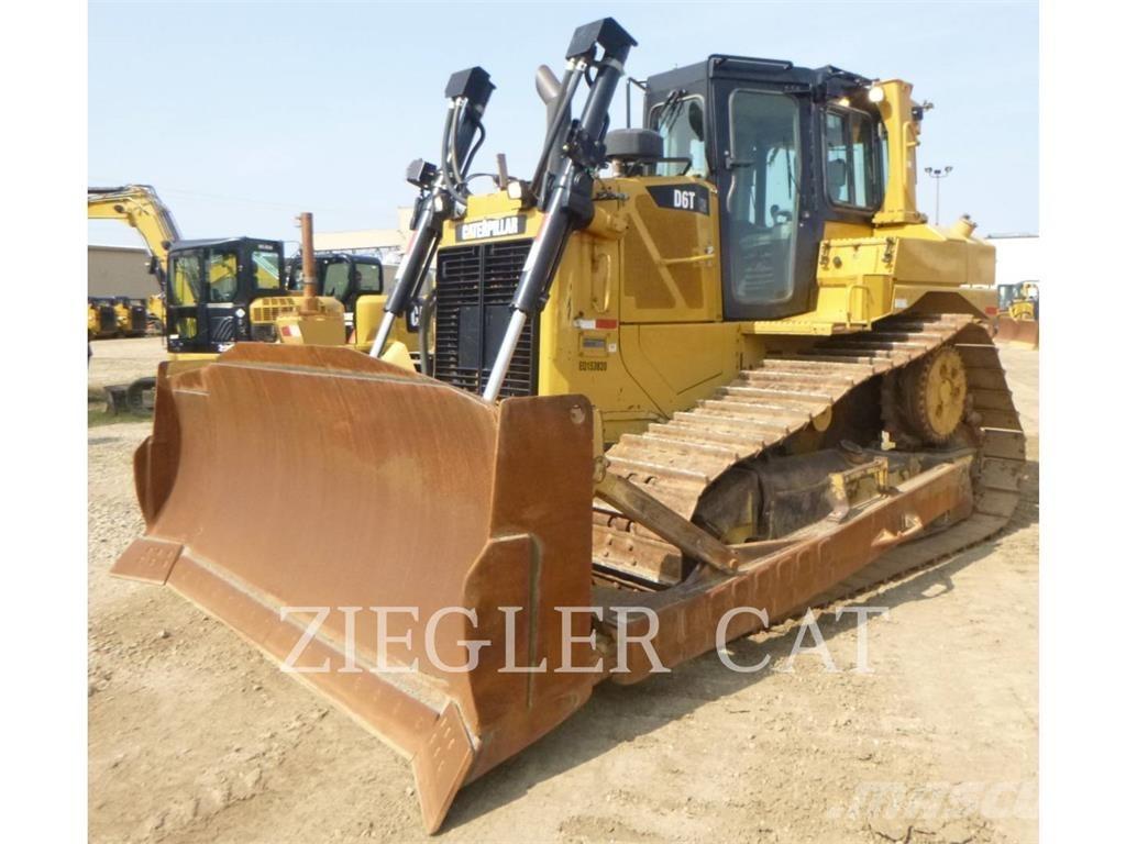CAT D6T XW Pásové dozery