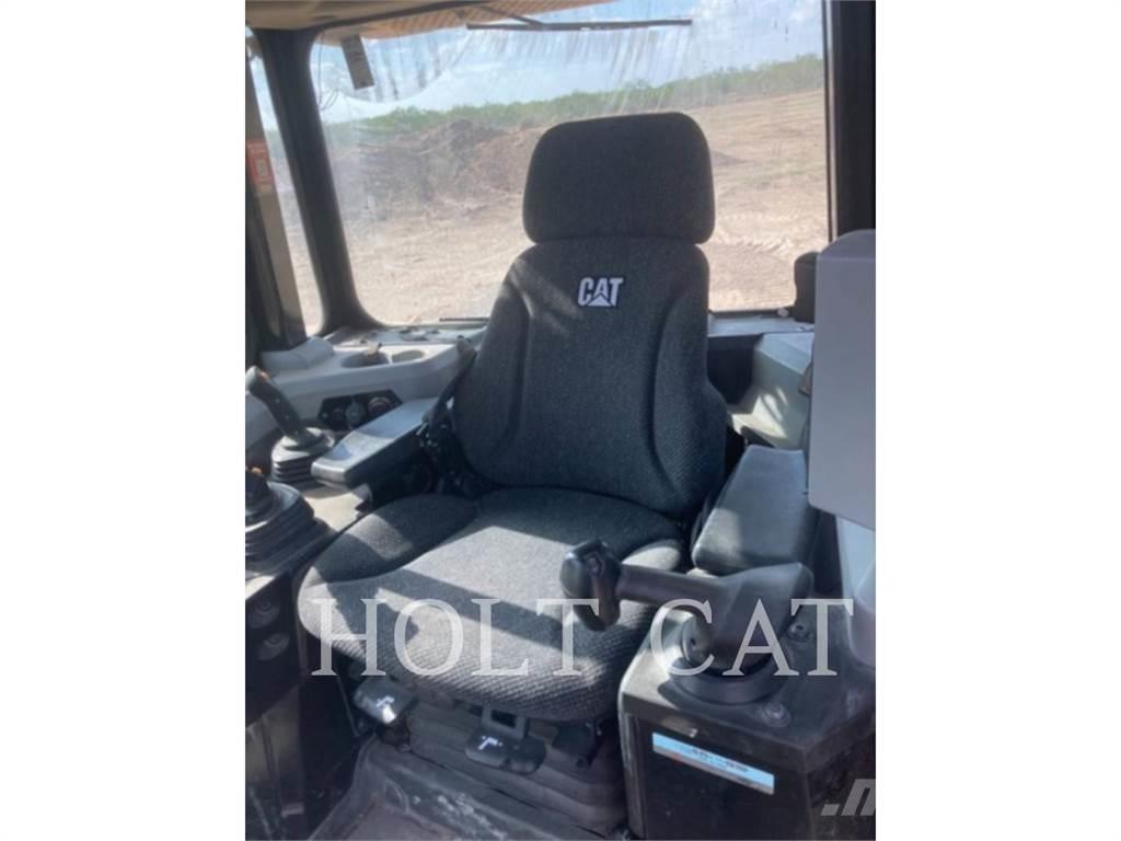 CAT D6T XWVP Pásové dozery