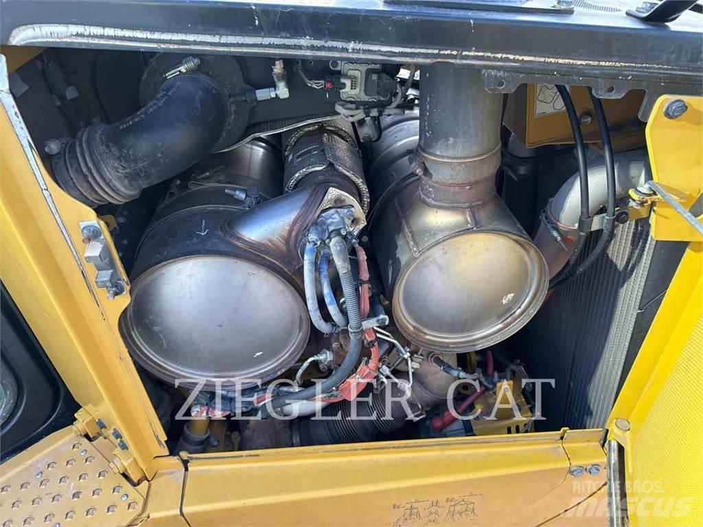 CAT D6XE Pásové dozery