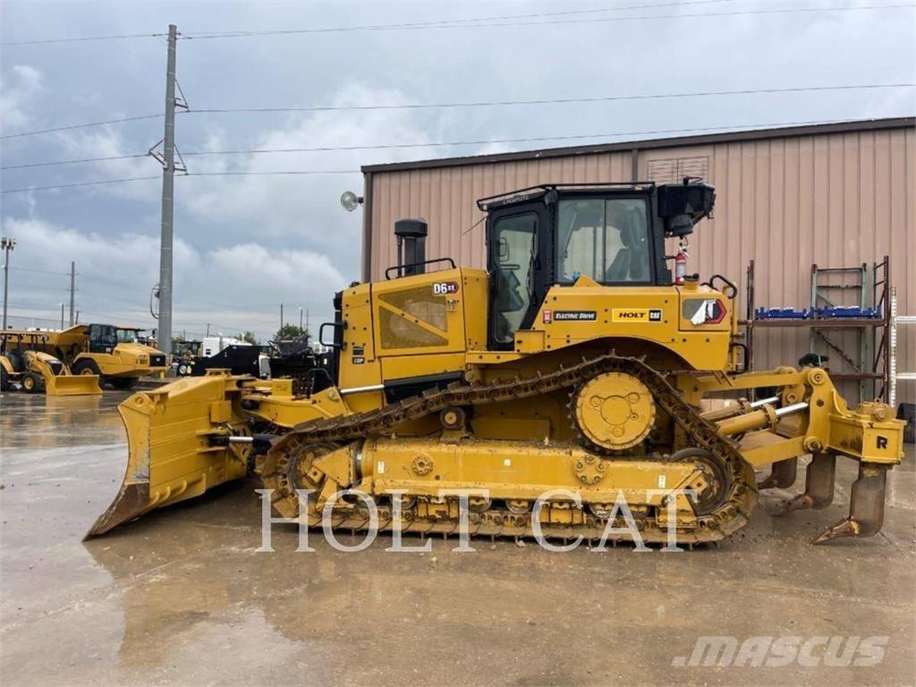 CAT D6XELGPVP3 Smykem řízené nakladače