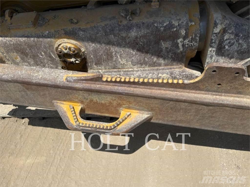 CAT D7 Pásové dozery