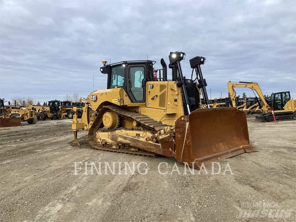 CAT D7-17 Pásové dozery