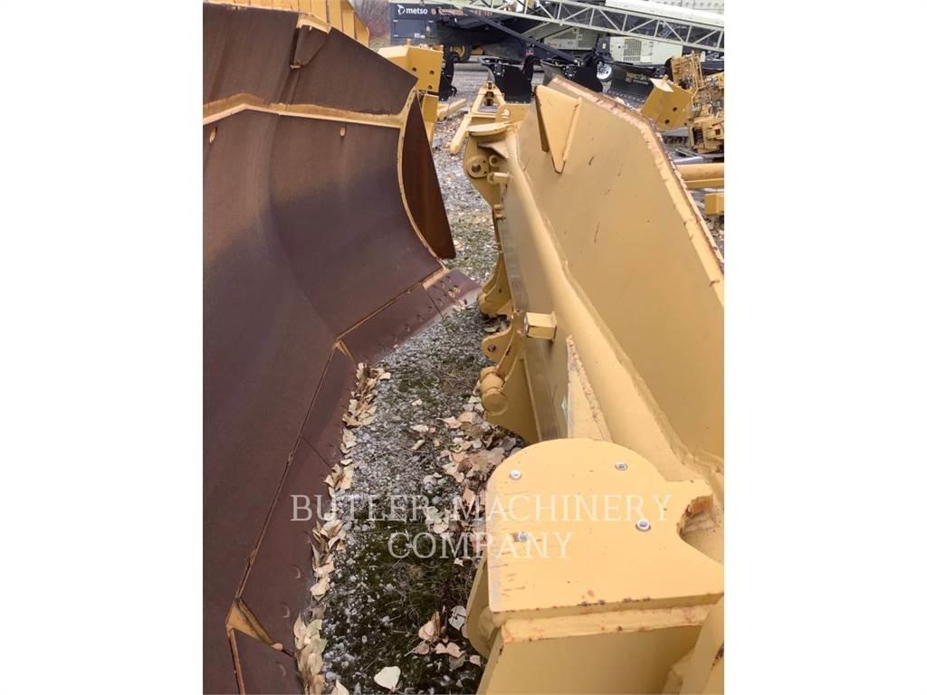 CAT D7E Radlice