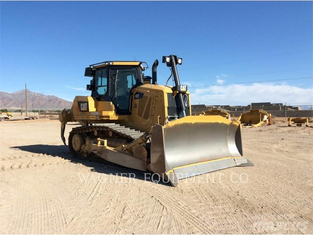 CAT D7E Pásové dozery
