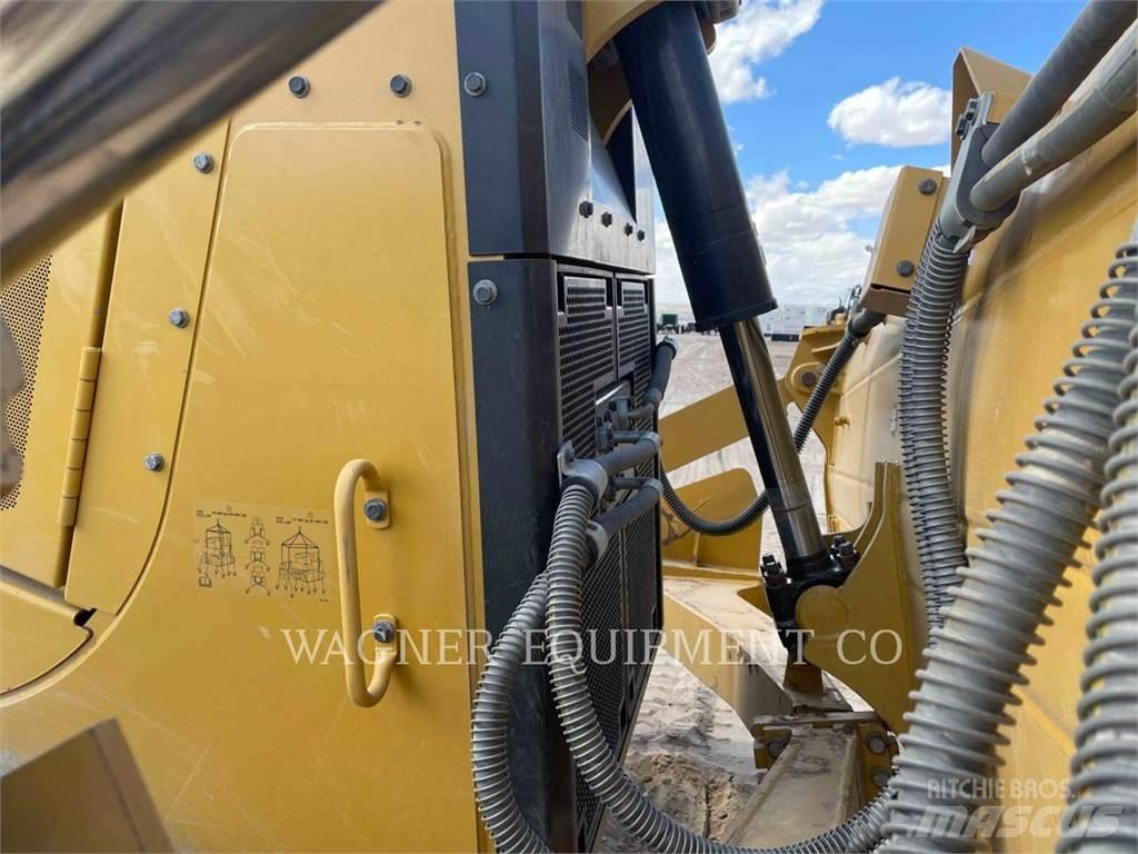 CAT D7E Pásové dozery
