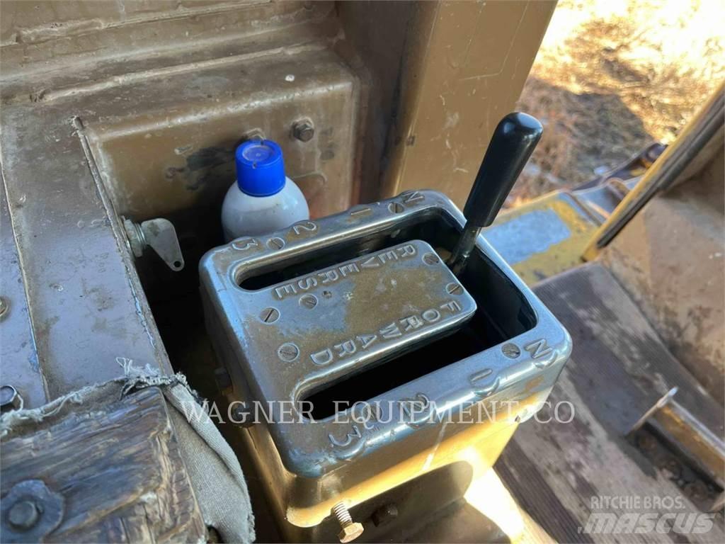 CAT D7G Pásové dozery