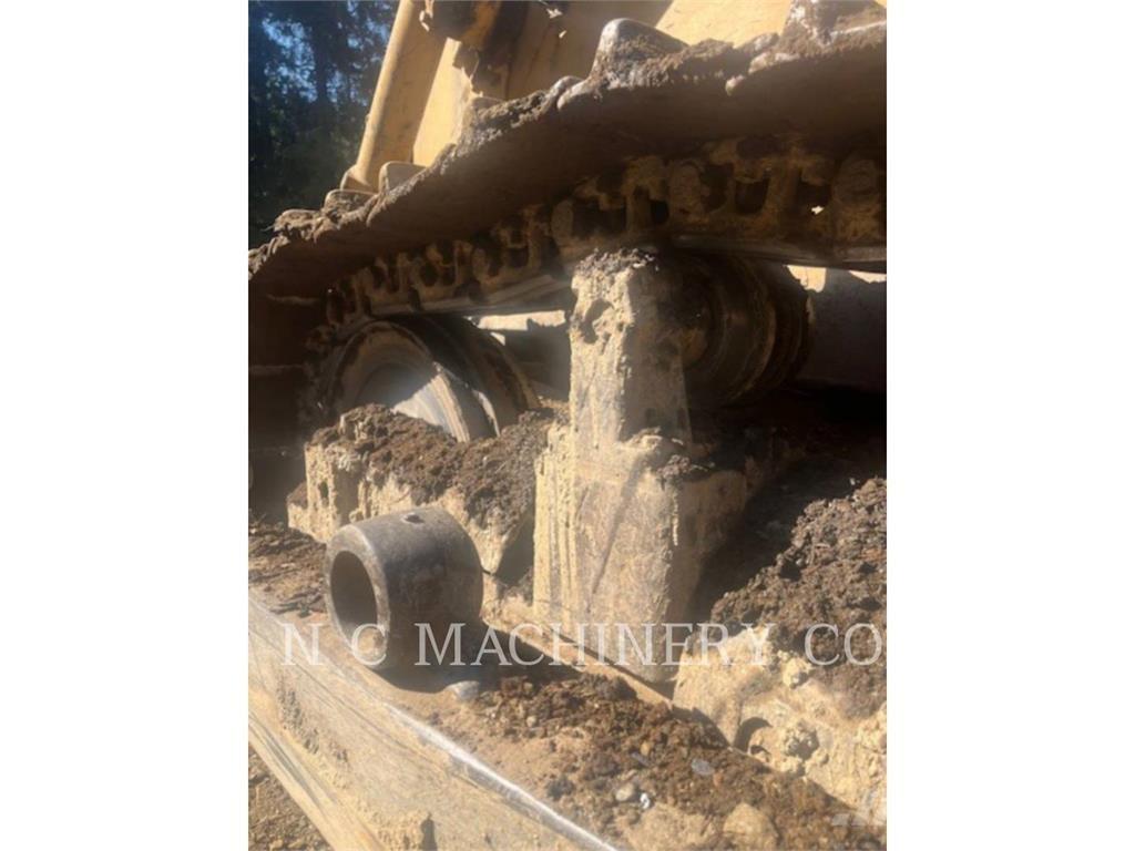 CAT D7G Pásové dozery