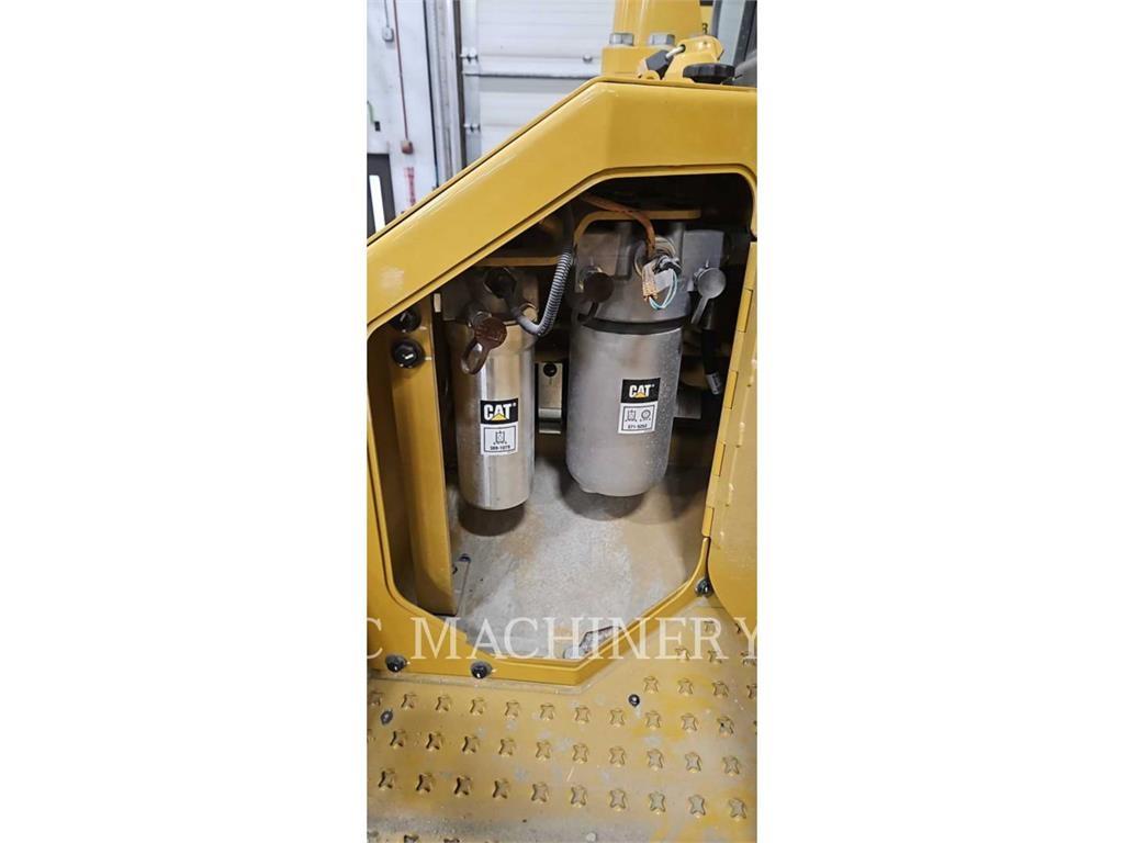 CAT D8 Pásové dozery