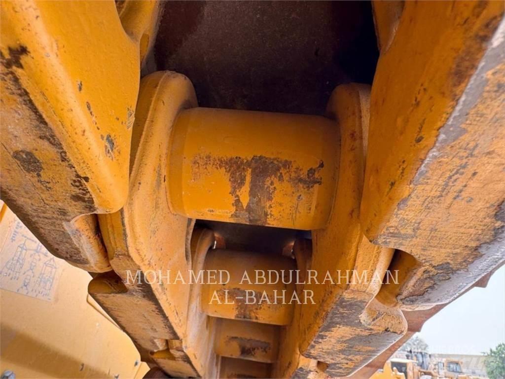 CAT D8-19 Pásové dozery