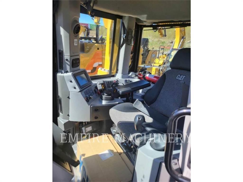 CAT D8-21 Pásové dozery