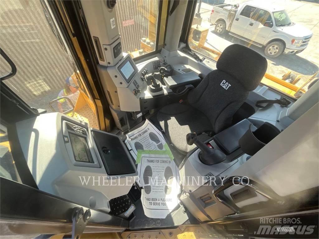 CAT D8 SU Pásové dozery