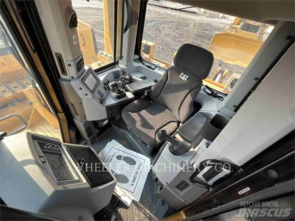CAT D8 SU Pásové dozery