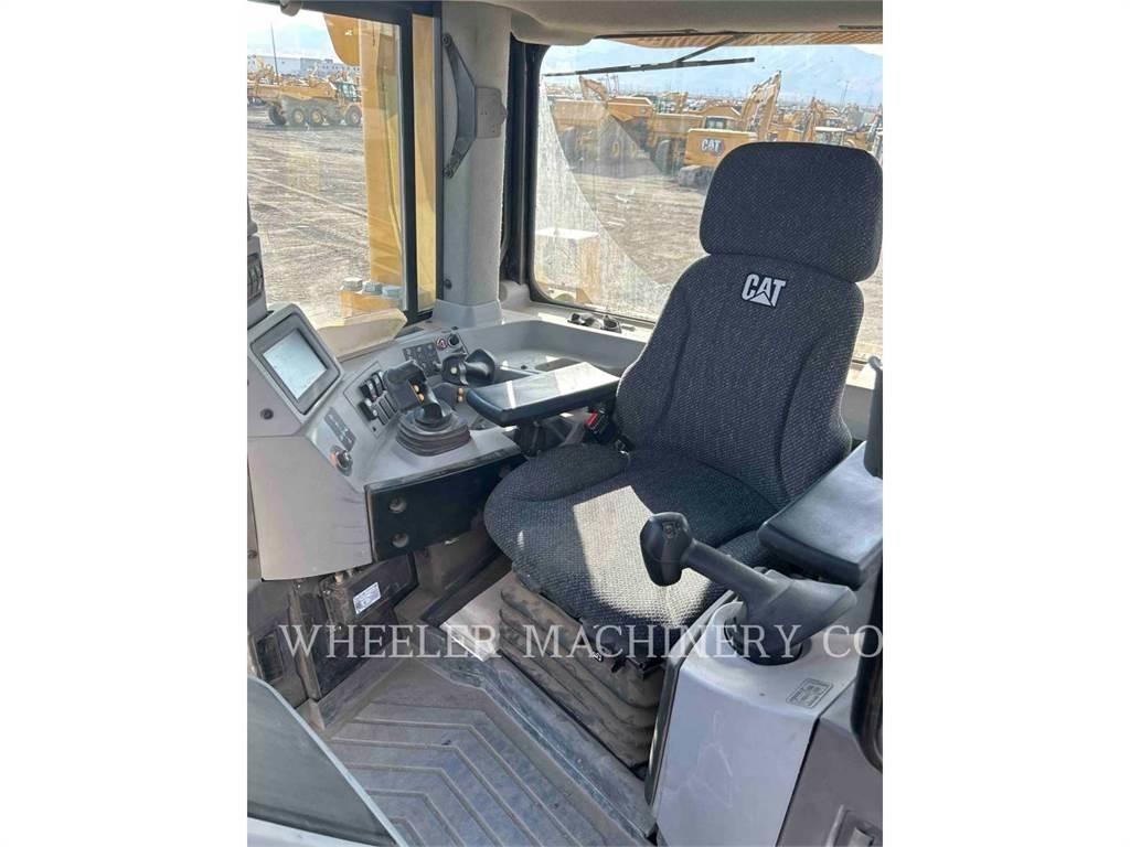 CAT D8 SU Pásové dozery