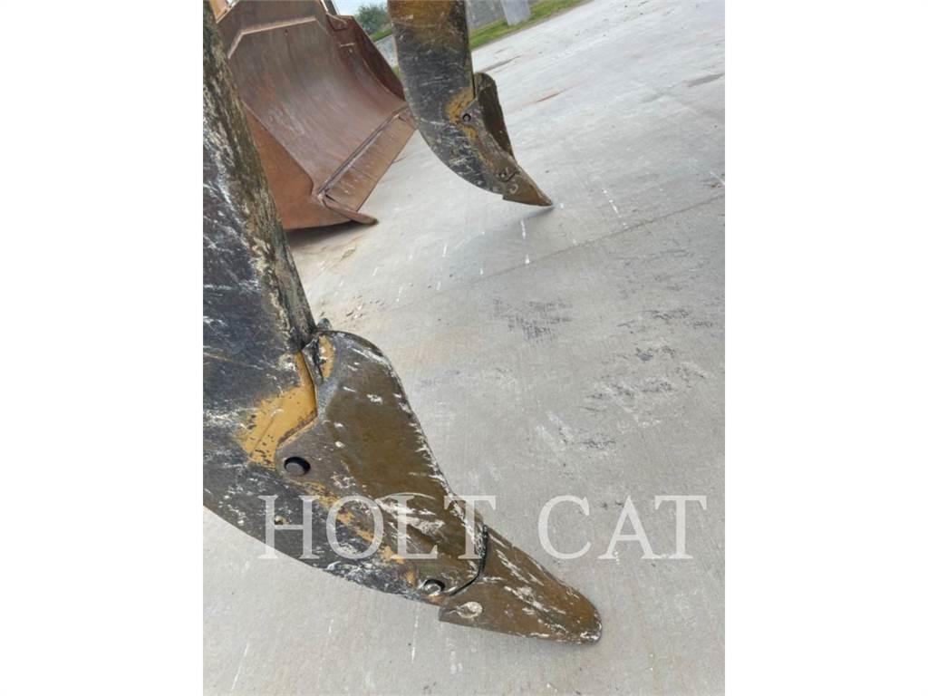 CAT D8T Pásové dozery