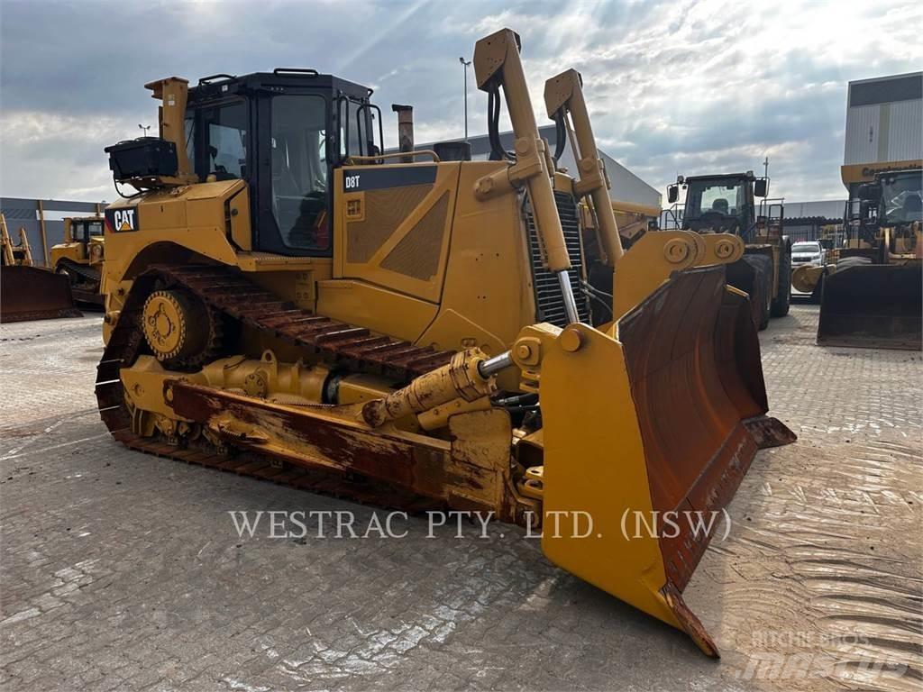 CAT D8T Pásové dozery