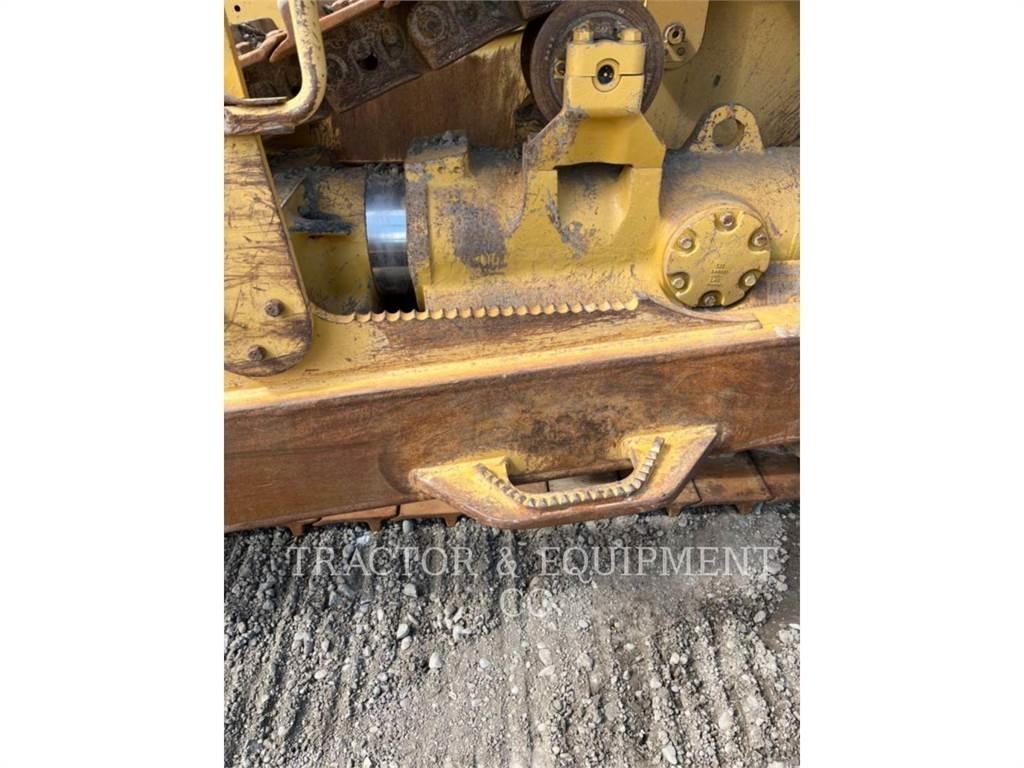 CAT D8T Pásové dozery