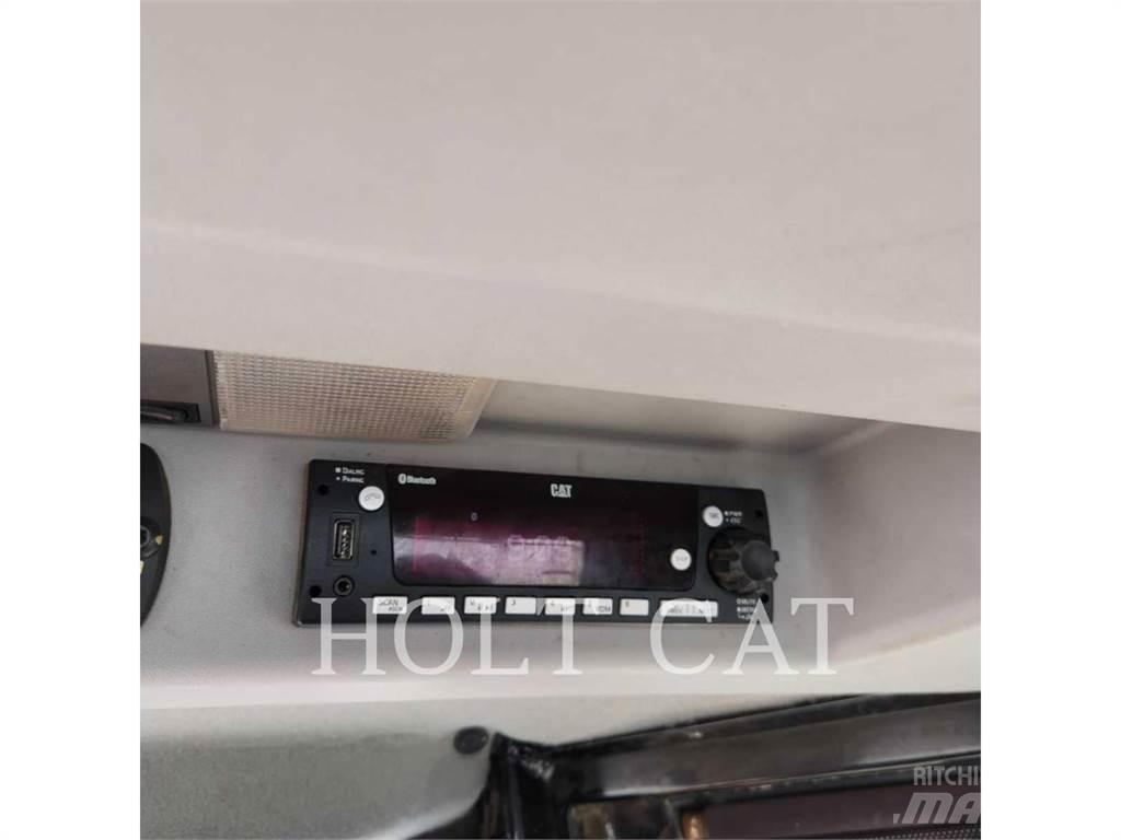 CAT D8T Pásové dozery