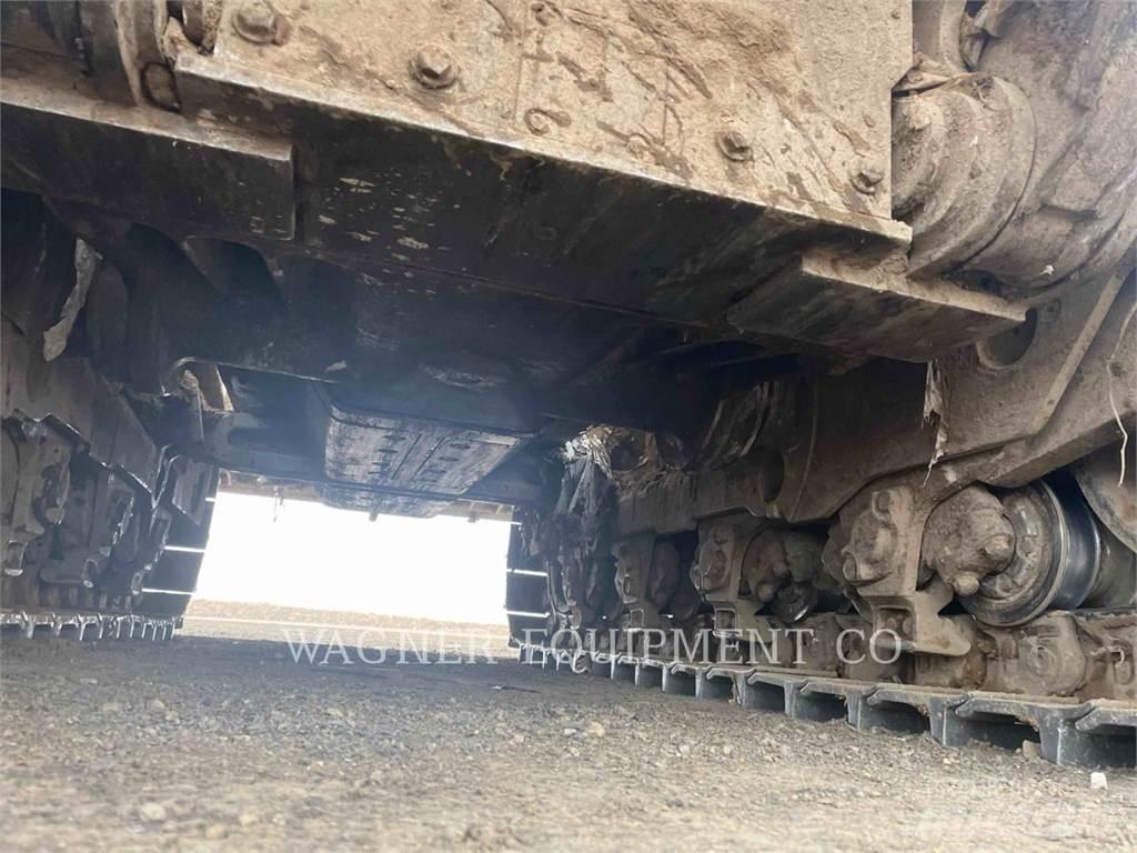CAT D8T Pásové dozery