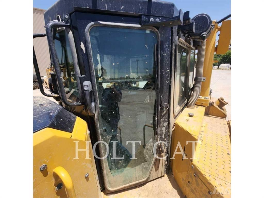 CAT D8T Pásové dozery
