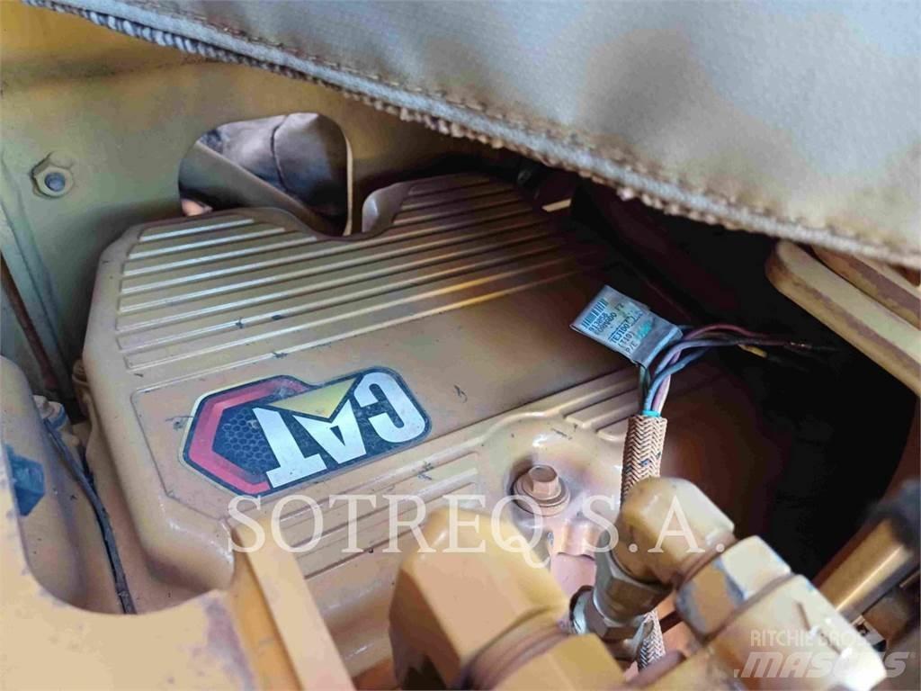 CAT D8T Pásové dozery