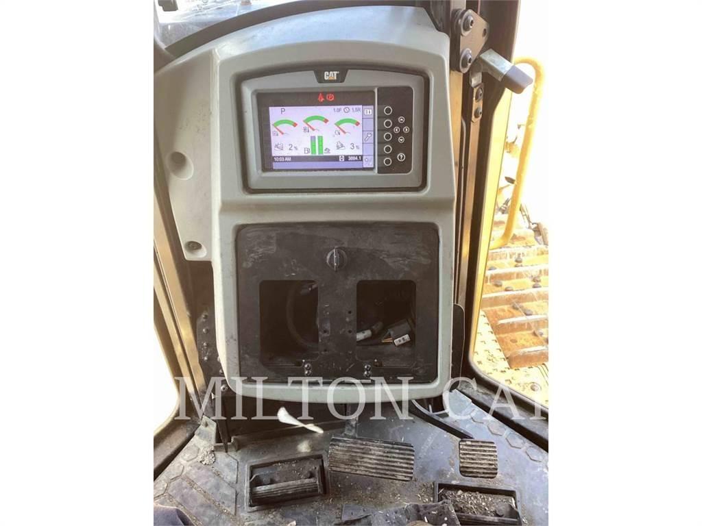 CAT D8T Pásové dozery