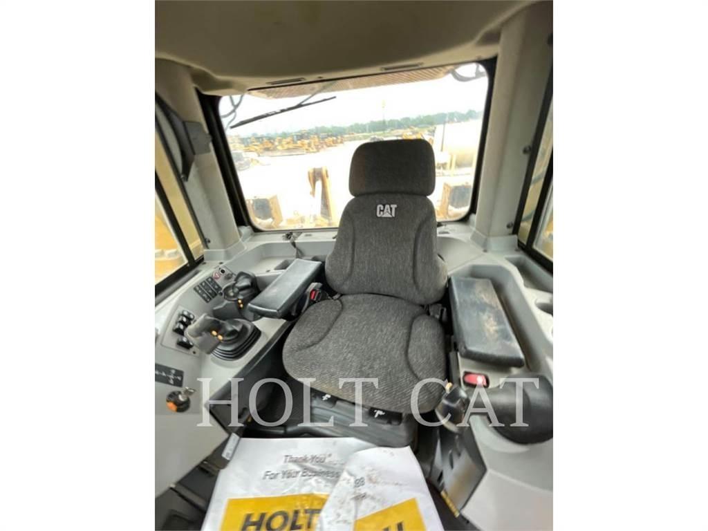 CAT D8T Pásové dozery