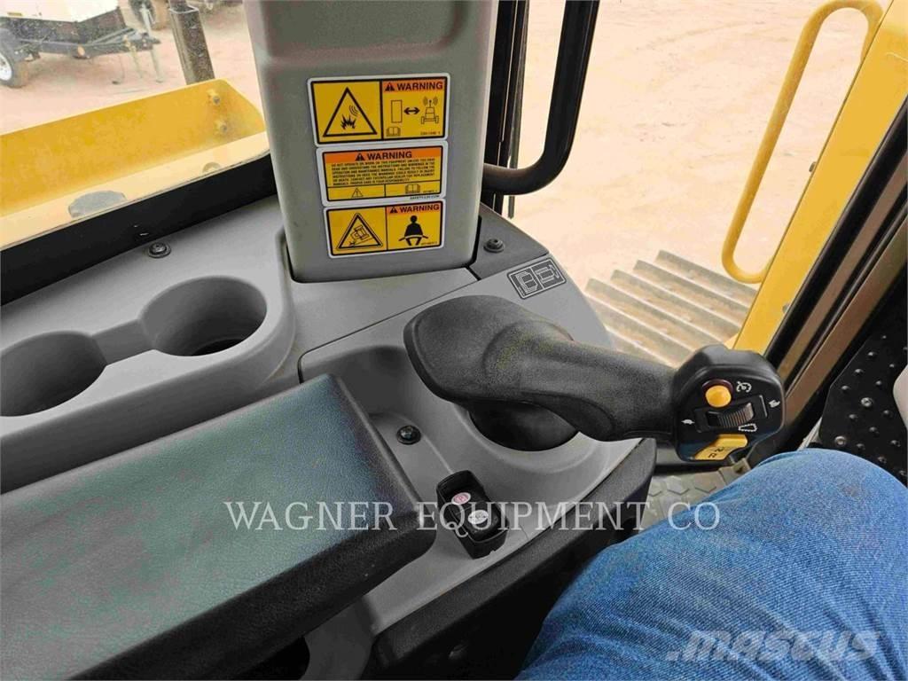 CAT D8T AW Pásové dozery