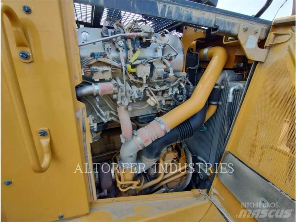 CAT D8T R Pásové dozery