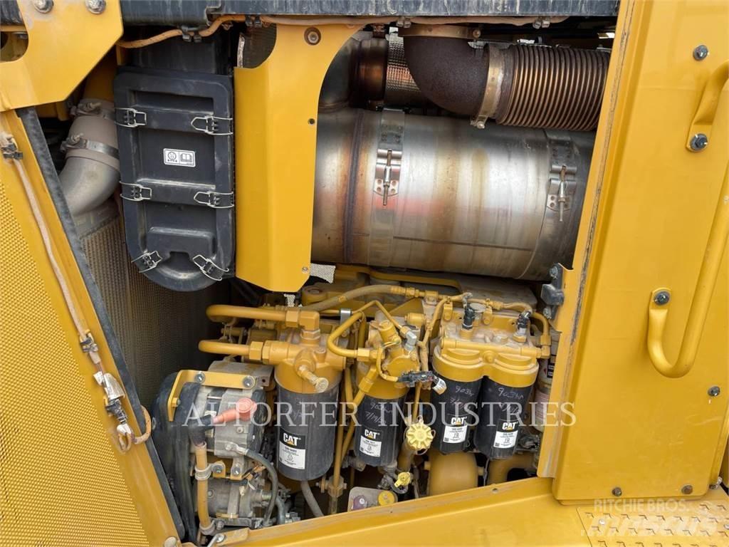 CAT D8T W Pásové dozery