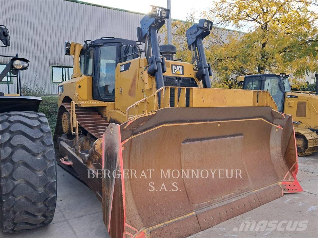 CAT D8T4F Pásové dozery