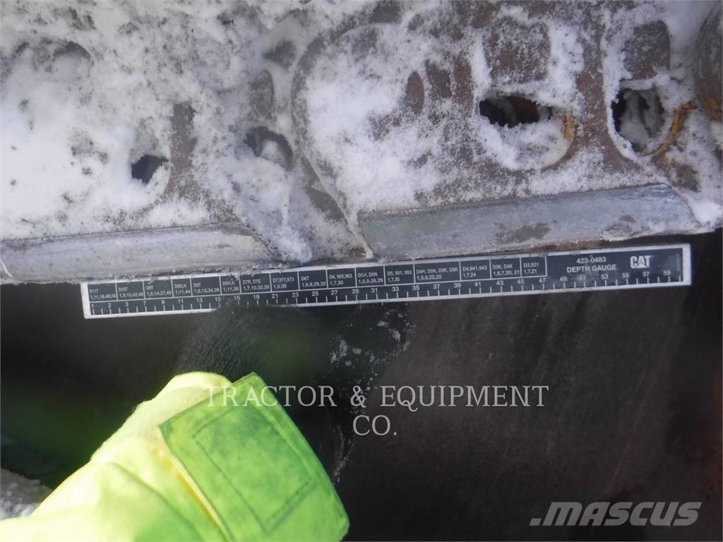 CAT D9 Pásové dozery