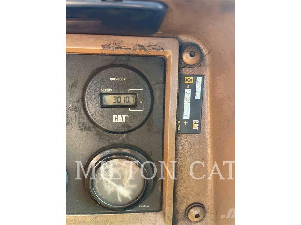 CAT D9N Pásové dozery