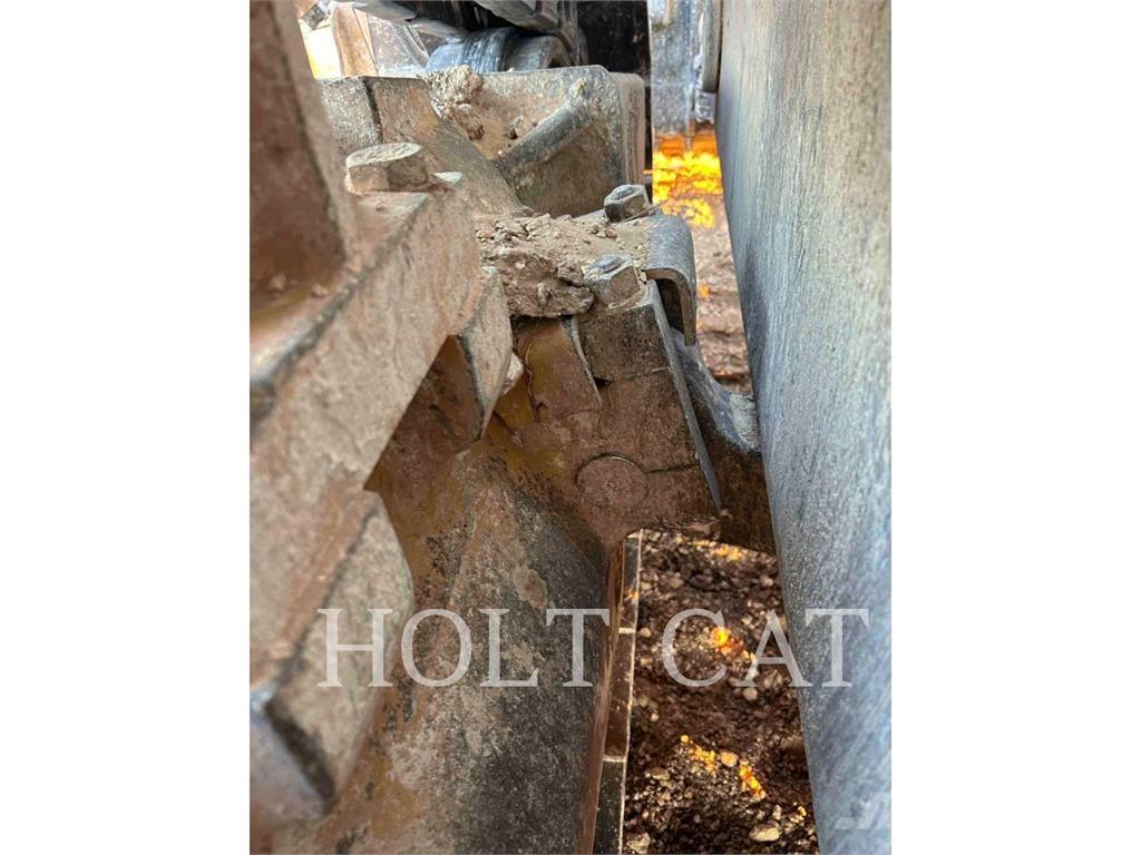 CAT D9T Pásové dozery