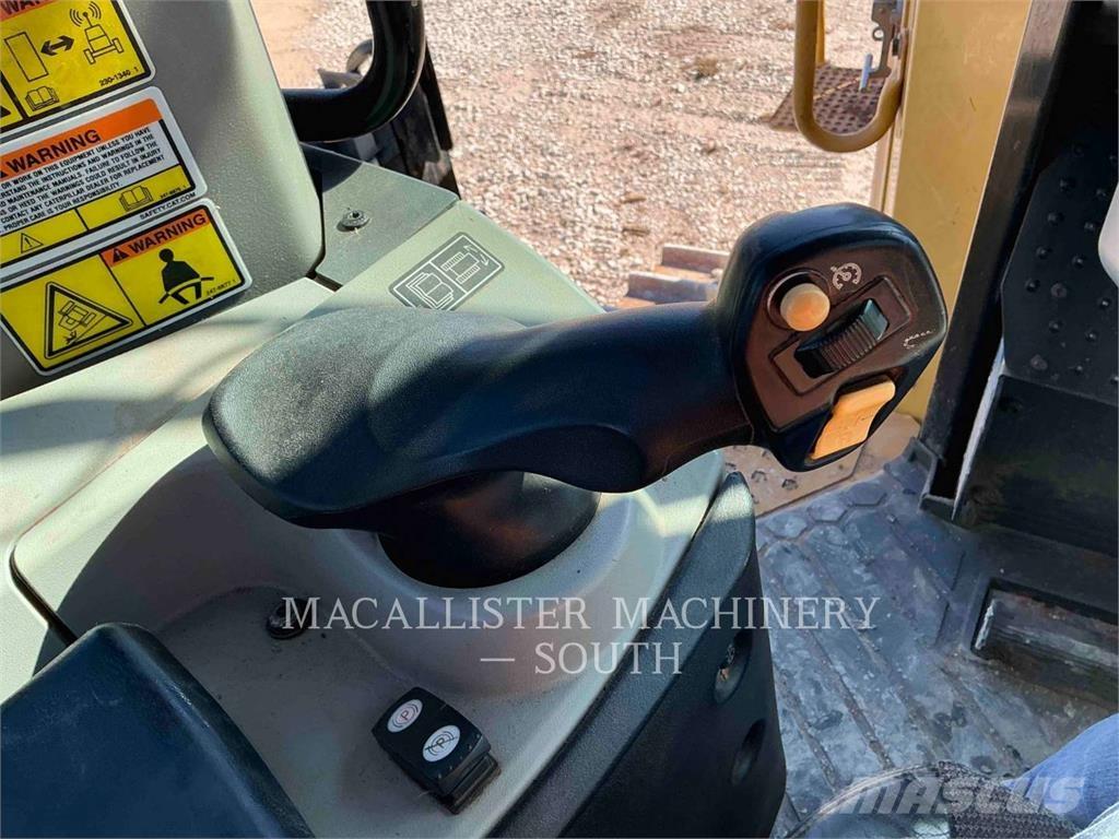 CAT D9T Pásové dozery