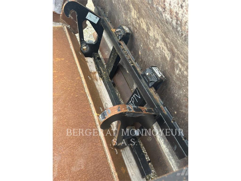 CAT FOURCHE 906 Stavebnictví - ostatní