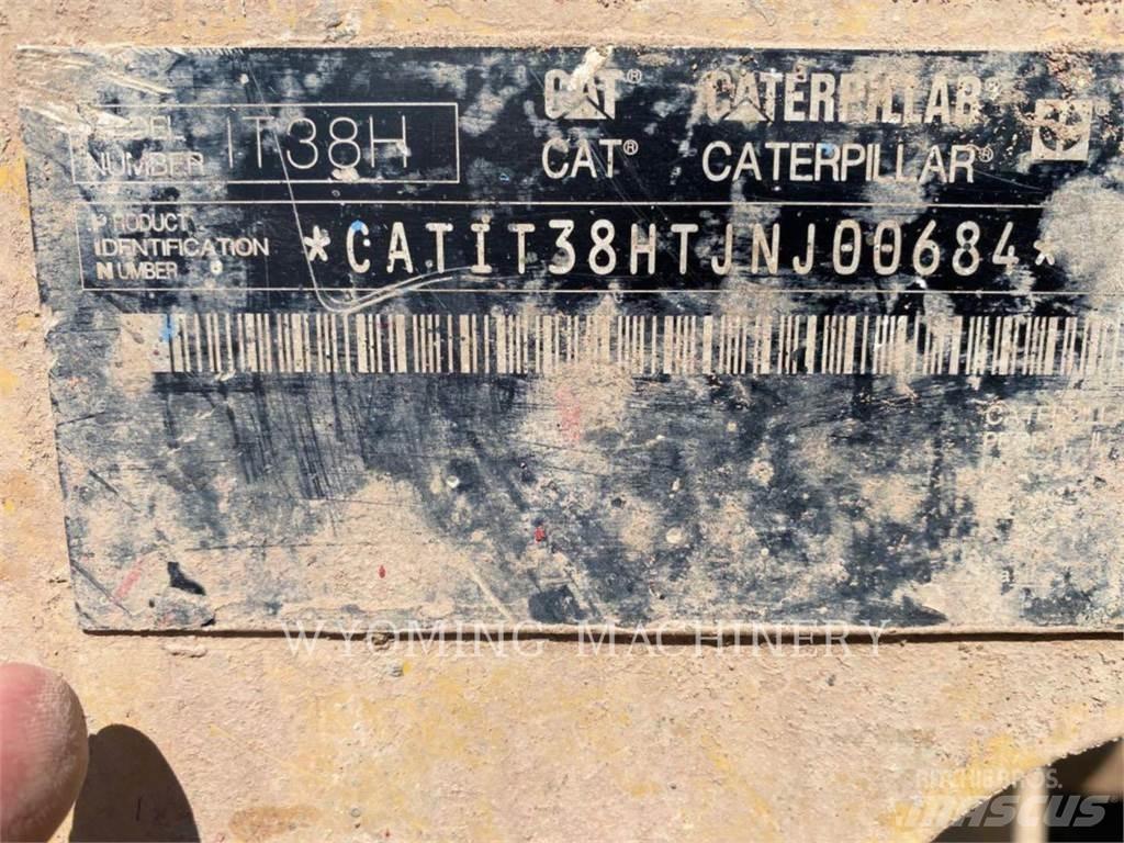CAT IT38H Kolové nakladače