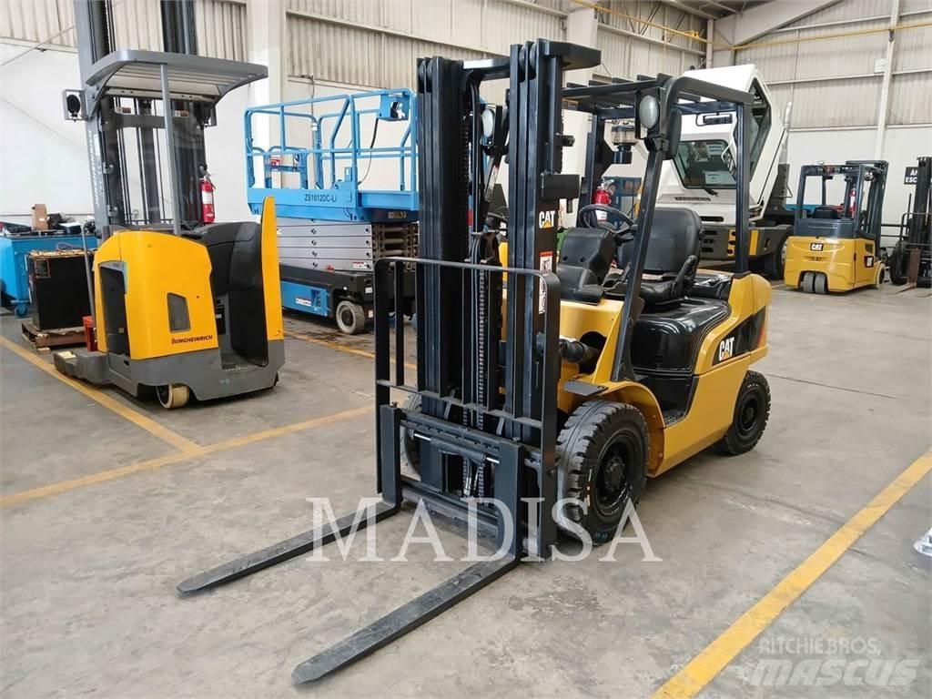 CAT LIFT TRUCKS DP25NM5 Další
