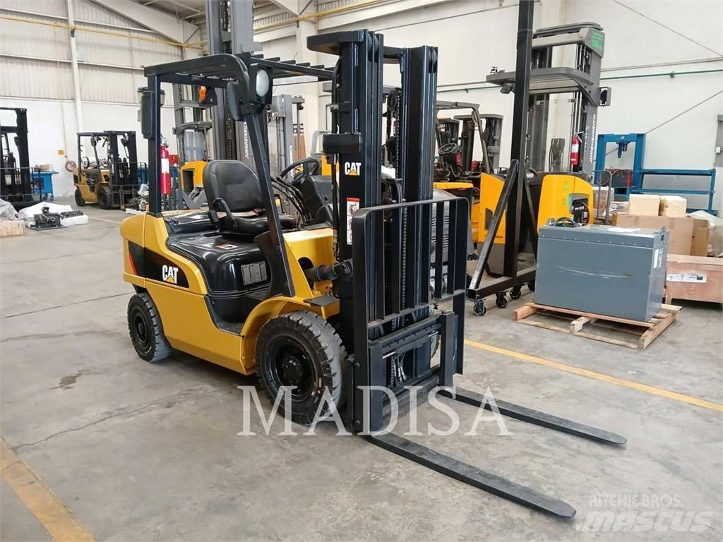 CAT LIFT TRUCKS DP25NM5 Další