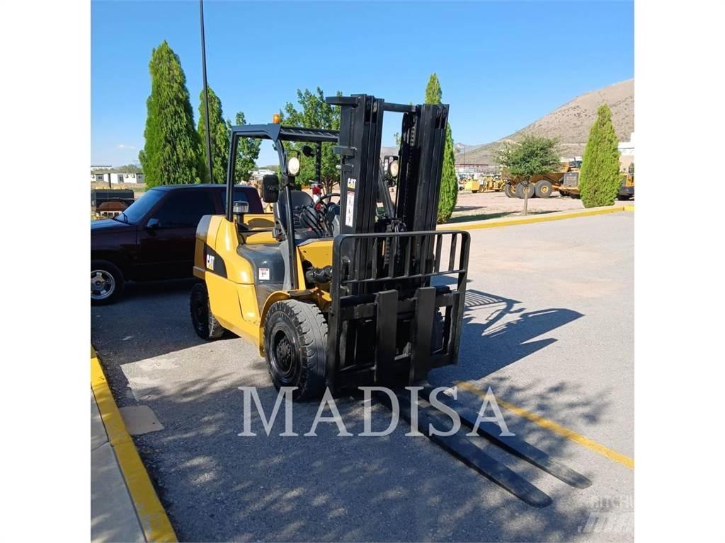 CAT LIFT TRUCKS DP50NM Dieselové vozíky