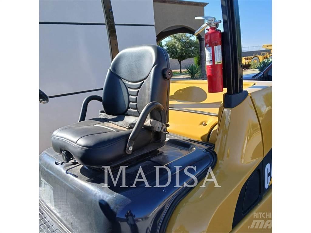 CAT LIFT TRUCKS DP50NM Dieselové vozíky
