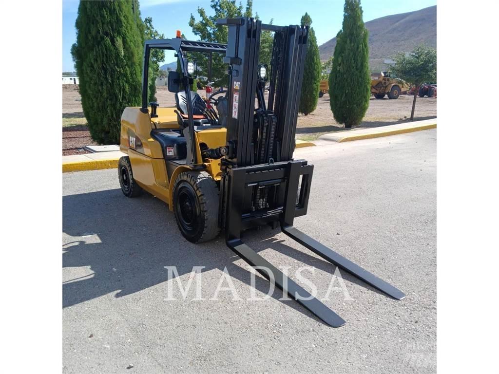 CAT LIFT TRUCKS DP50NM Dieselové vozíky